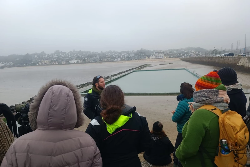 stagiaires en visite sur site naturel